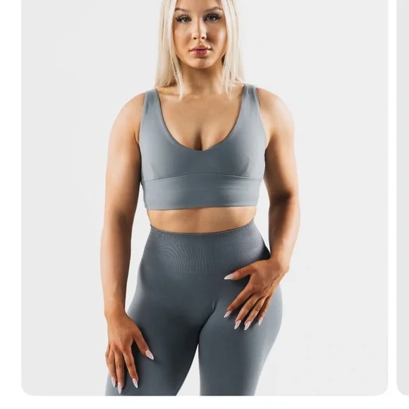 Alphalete Celeste sports bra perfect condition size small - Picture 1 of 2